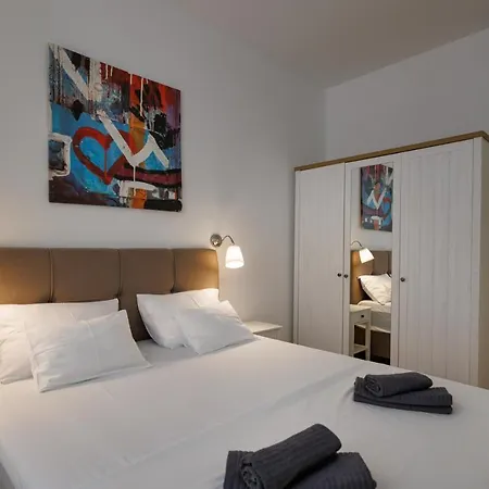 Heart Of The Center Apartment